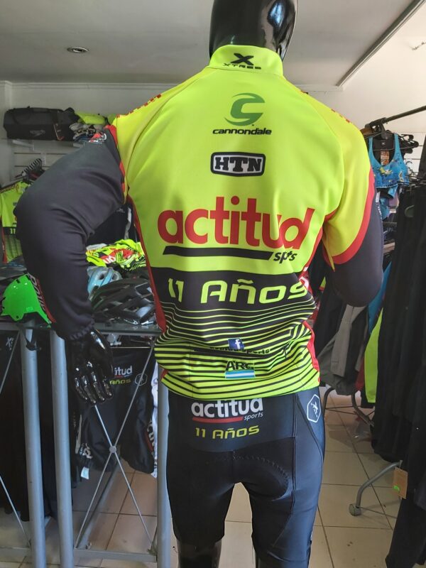 Campera X-tres Concept actitud - Imagen 2
